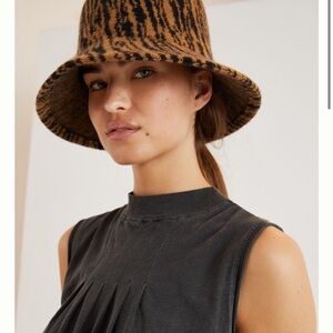 NWT Anthropologie Finn cozy bucket hat